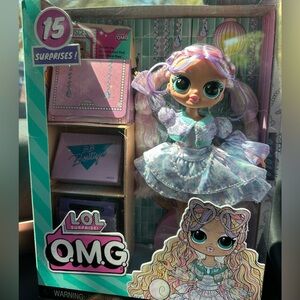 LOL Surprise Pearla doll with 15 surprises mermaid themed fashions